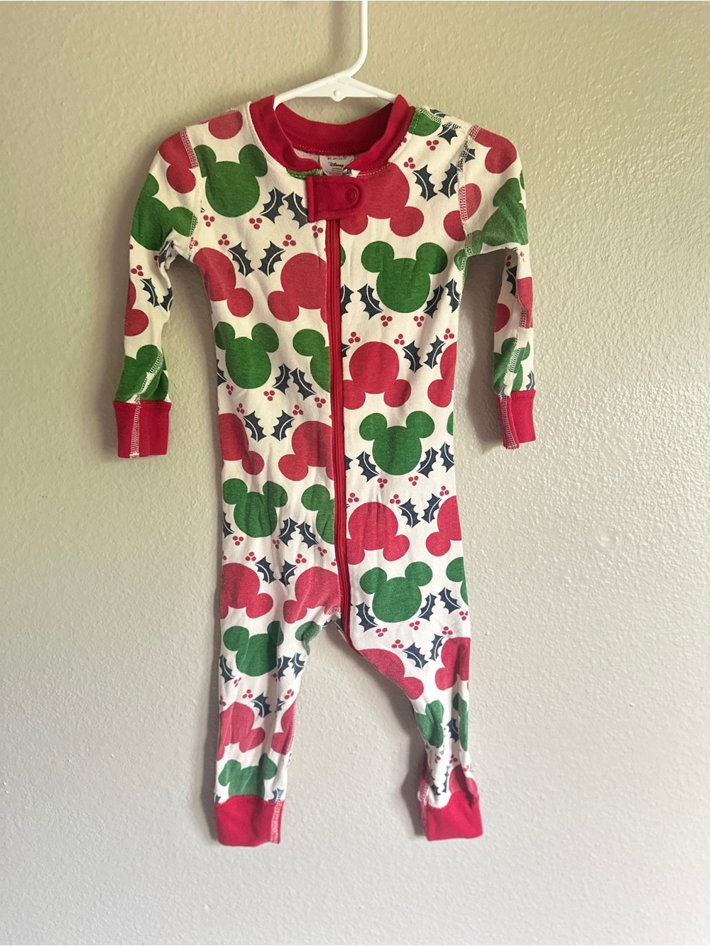 Hanna Andersson x Disney size 2T one-piece pjs with green and red Mickey Mouse